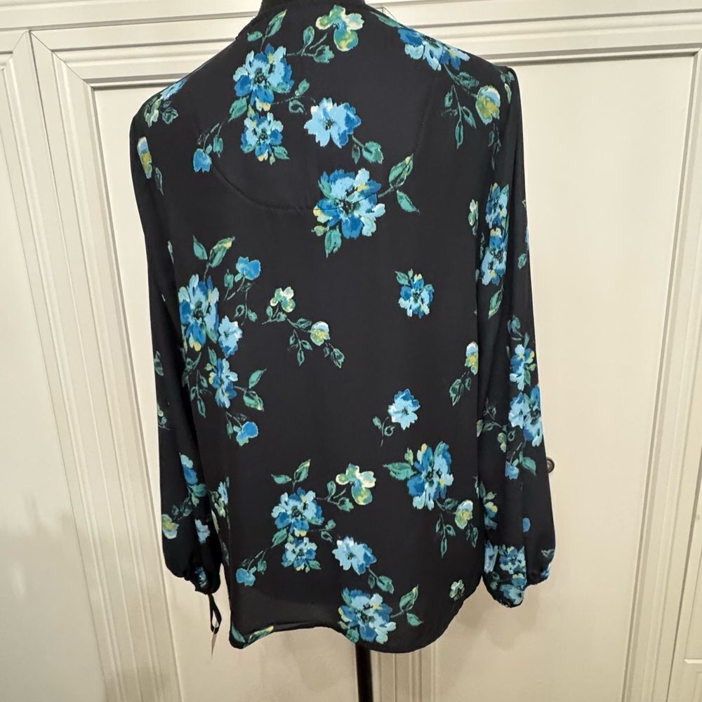 Floral V-Neck Top Blouse Black Blue Floral - Picture 5 of 7